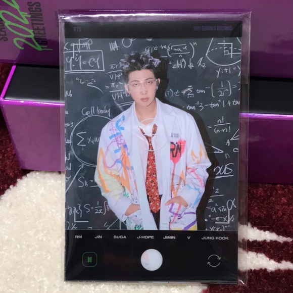 ❌SOLD❌ BTS Season’s Greetings 2022 - Picture 4 of 14